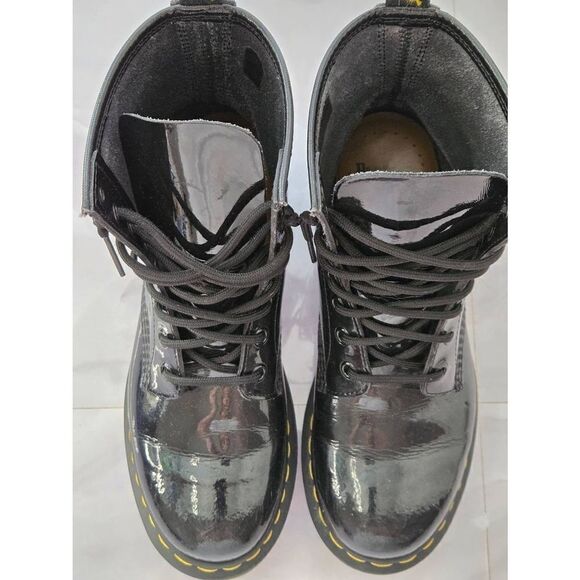 Dr. Martens 1460 Womens Size 8 Black Air Wait Patent Leather Boot - Picture 2 of 9